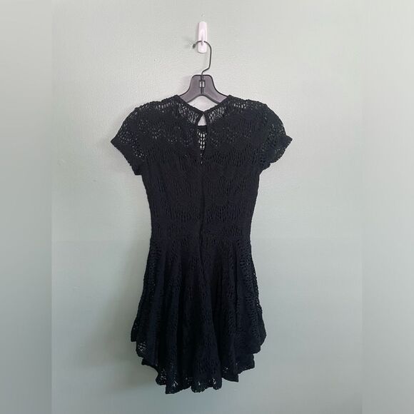 Kendall & Kylie Black Fit and Flare Keyhole Goth Lace Overlay Dress SZ M - Picture 7 of 10